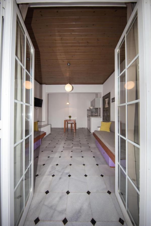 Manias Hotel Apartments Agia Marina Extérieur photo